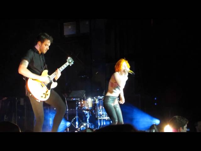Paramore - Interlude: I'm Not Angry Anymore / Now Live in The Woodlands, Texas