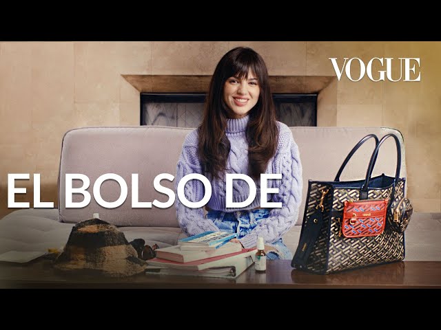 Inside Eiza González's Bag | El bolso de | Vogue México y Latinoamérica