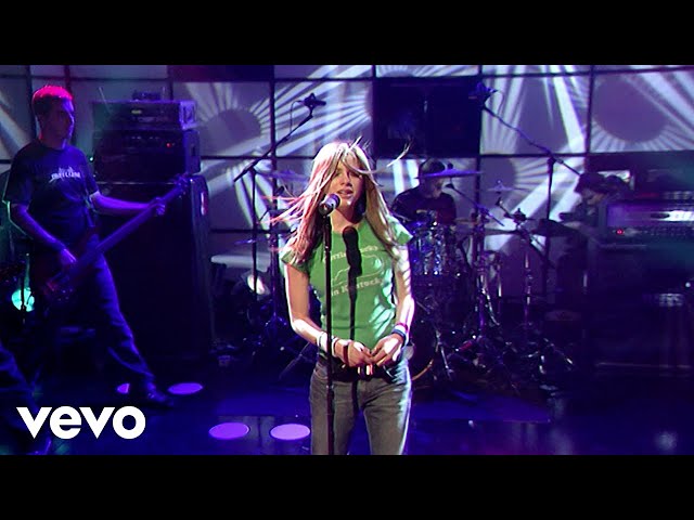 Avril Lavigne - I'm with You (Live on Top Of The Pops 1/18/2003)