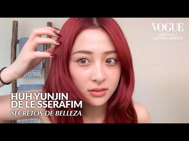 Huh Yunjin de Le Sserafim enseña cómo hacer un maquillaje natural y rizar las pestañas |Vogue México