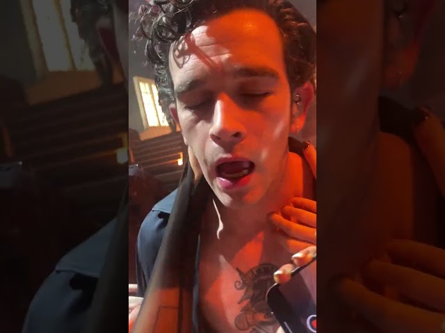 Fan Shocked After The 1975's Singer Sucks Her Thumb