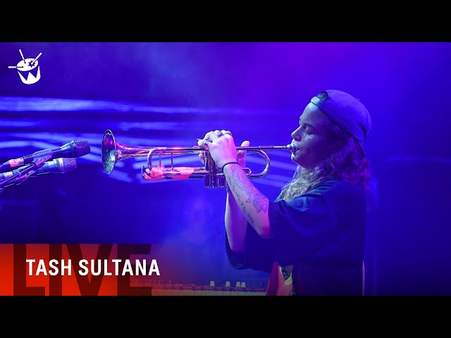 Tash Sultana - 'Murder To The Mind' (triple j's One Night Stand 2017)