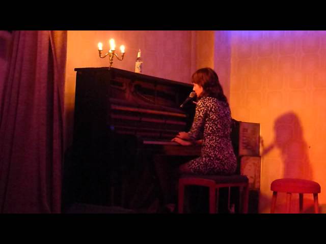 Caroline Keating - Silver Heart, Die WG Cologne, 04.10.2012 [Pt.6/13]
