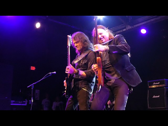 Winger - Pull Me Under Live in Houston, Texas