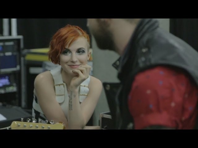 Paramore: Daydreaming [OFFICIAL VIDEO]