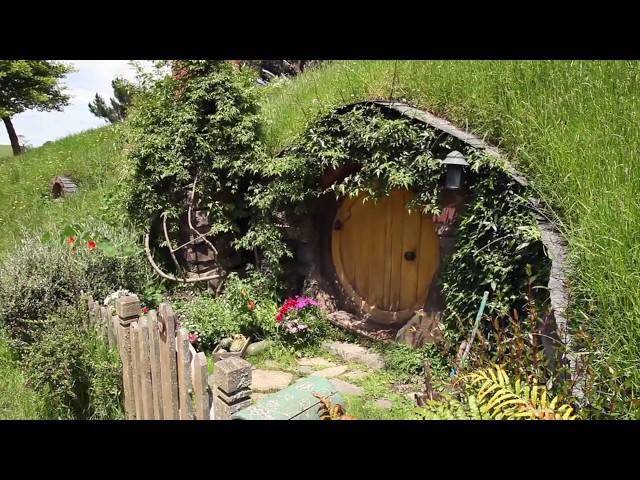 Hobbiton Movie Set