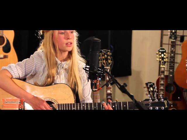 Billie Marten - Book of Love (Magnetic Fields cover) - Ont' Sofa Gibson Sessions