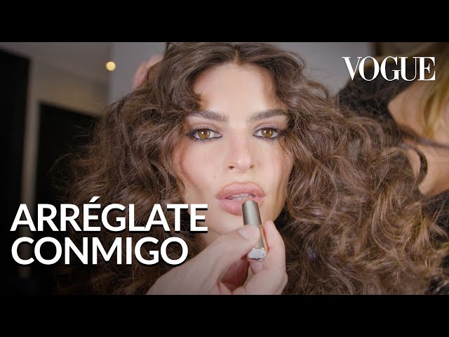 Emily Ratajkowski es la nueva cara de Flowerbomb y así lo celebra | Vogue México y Latinoamérica