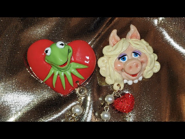 Finishing the Muppets Lover's Pin set, Painting Miss Piggy and attaching Kermit the Frog