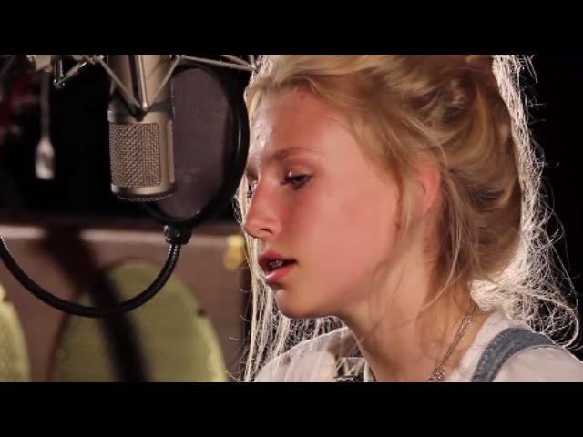 Billie Marten - You Make My Dreams (Hall & Oates Cover) | Ont' Sofa Gibson Sessions