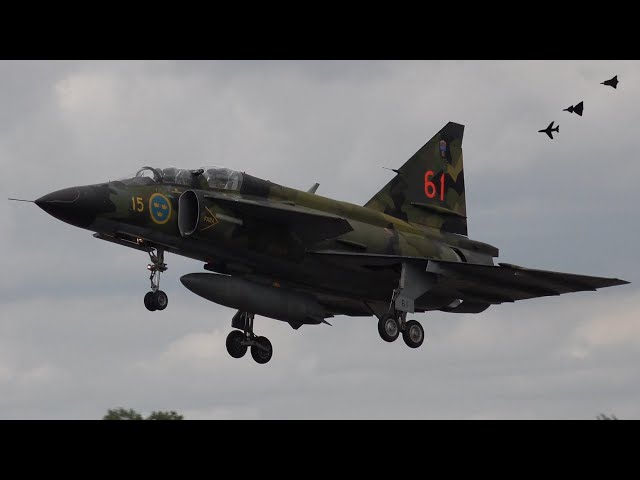 Viggen, Draken & Lansen jets arriving at RIAT! 🇸🇪