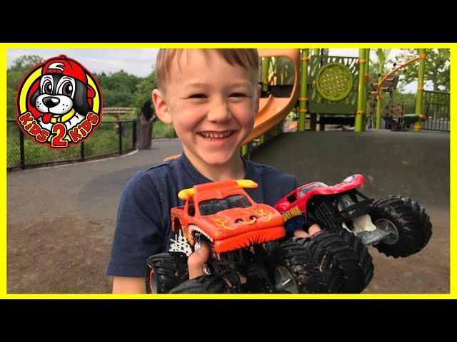 Monster Jam Toy Trucks - Spider-Man & El Toro Loco Play at the Park (Hot Wheels | Spin Master)