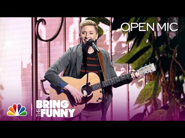 Musical Storyteller Kristin Key Performs in the Open Mic Round - Bring The Funny (Open Mic)
