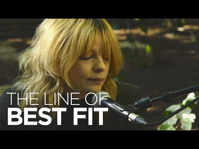 Jessica Pratt performs "Central Park" for The Line of Best Fit