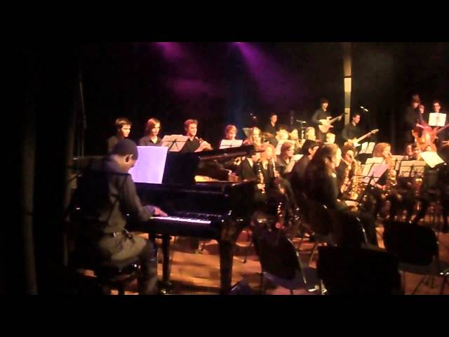 Crazy Jazz Pianist Goes Wild - Hezron Springer