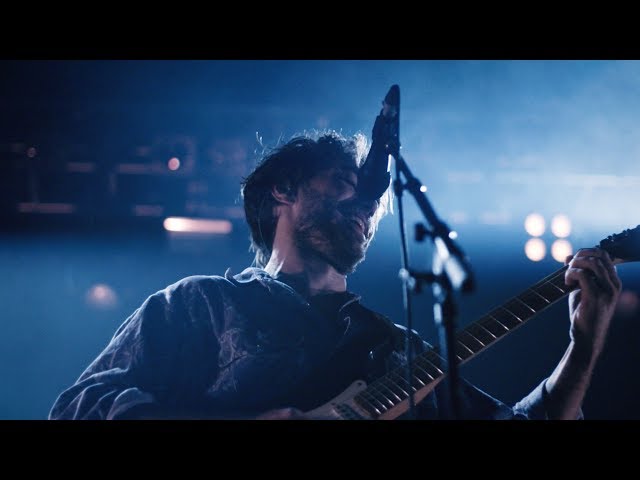 Matt Corby - Better & Miracle Love | Backstage in London (Rainbow Valley Tour)