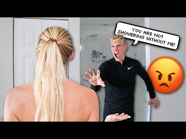 GETTING IN THE SHOWER WITHOUT MY BOYFRIEND TO SEE HIS REACTION!!