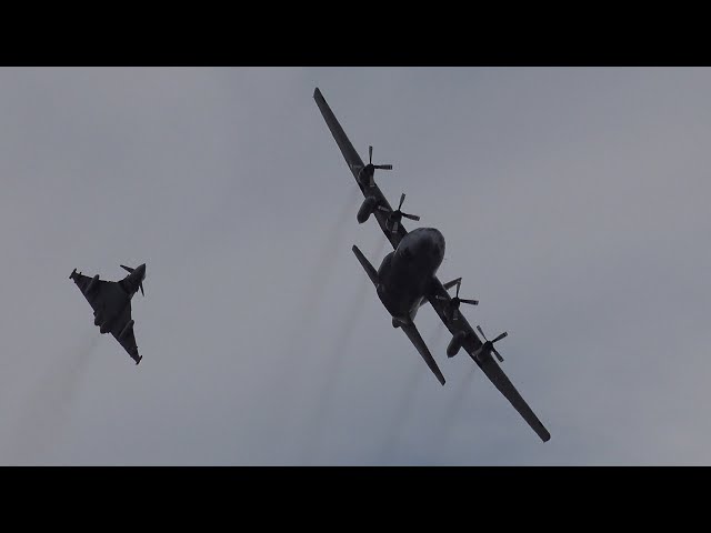 Fighter jets scramble to intercept a plane during QRA demo ✈️ 🇦🇹