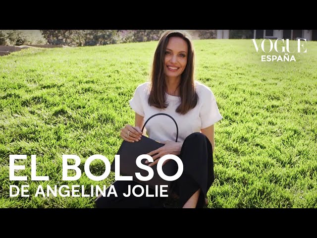 Qué lleva en su bolso Angelina Jolie | VOGUE España