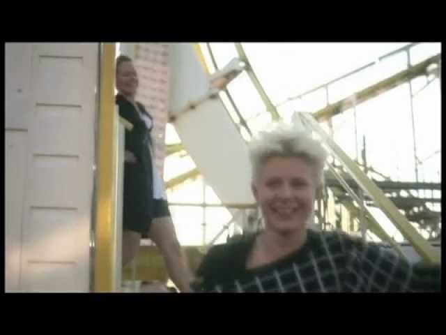 Robyn 'Hang With Me' Behind The Scenes