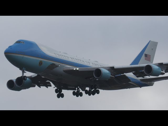 Plane usually used by President Biden as Air Force One lands in Poland, after him 🇺🇸 🇵🇱 🇺🇦
