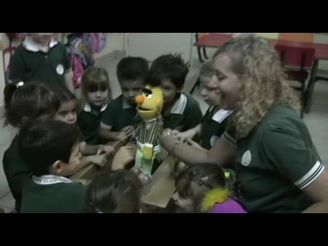 ESL:  2  *What´s your name?* Puppets