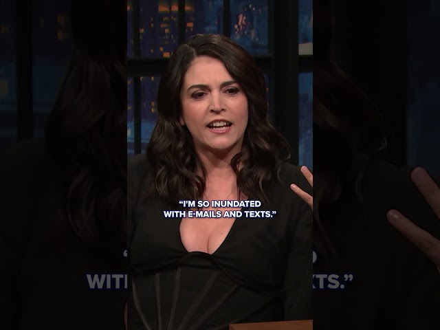 Nothing gets past #CecilyStrong🕵️‍♀️