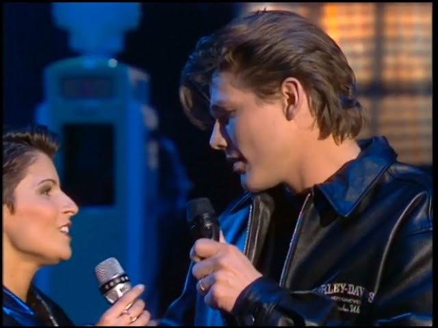 1993 - Carola and Morten Harket - Det regnar i Stockholm (Live at10ar med Carola) HD