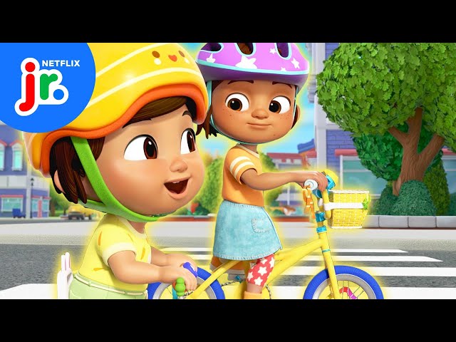 Nina's Traffic Safety Trike Ride Song 🚲 CoComelon Lane | Netflix Jr