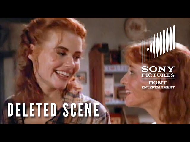 A LEAGUE OF THEIR OWN (1992) Deleted Scene – Kit Convinces Dottie to Join the Team