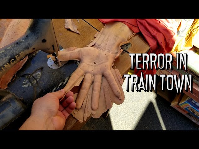 Making a Haunted House - Terror In Train Town Halloween Mazes Walkthrough Tour