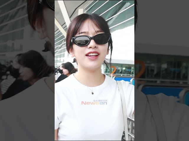 우와~예쁜 '나'다~ 화면에 나온 아이브 '안유진' 출국(공항패션) #IVE #ANYUJIN #Newsen