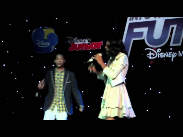 COCO JONES and TYLER JAMES WILLIAMS Perform!