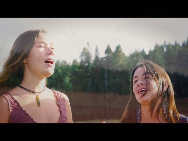 Wild Honey sings "Szerelem" featuring: Peia, Megan Danforth and Cyrise Schachter