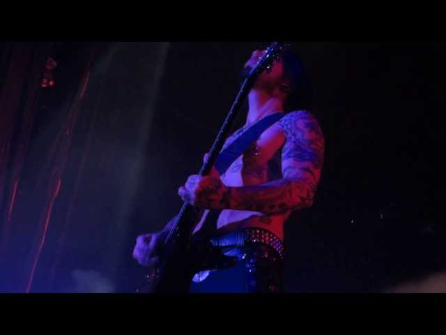 Jane's Addiction - Just Because Live at Rockstar Energy Drink Uproar Festival 2013