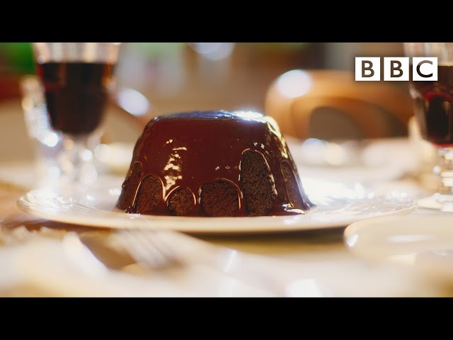 Mary Berry's indulgent chocolate steamed pudding - BBC