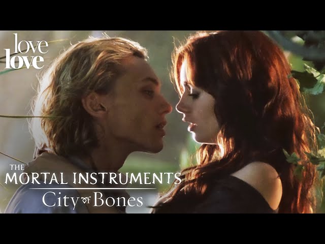 The Mortal Instruments: City of Bones | A Passionate First Kiss | Love Love