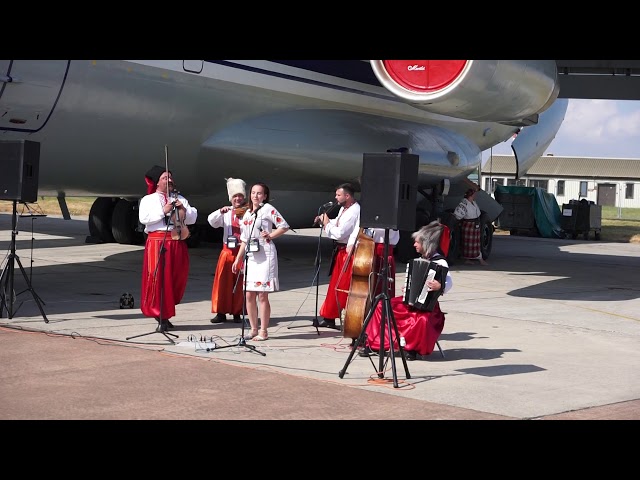 Music infront of Ukrainian IL-76 at R.I.A.T 2018
