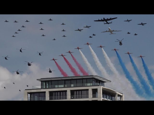 70 aircraft flyover for Queen's Platinum Jubilee in London 👑