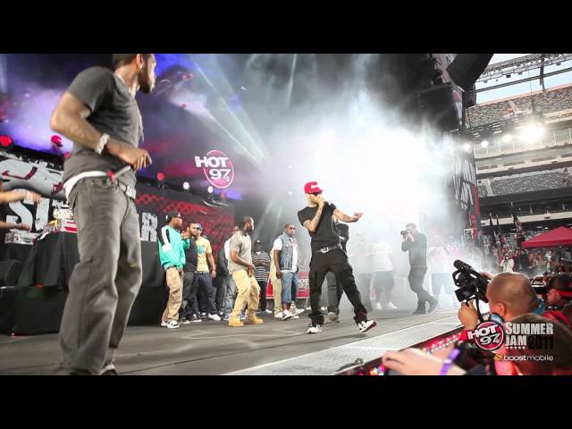 LLOYD BANKS - "Start It Up" - Live at Summer Jam 2011