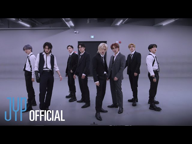 Stray Kids “특(S-Class)” Dance Practice Video (Suit ver.)