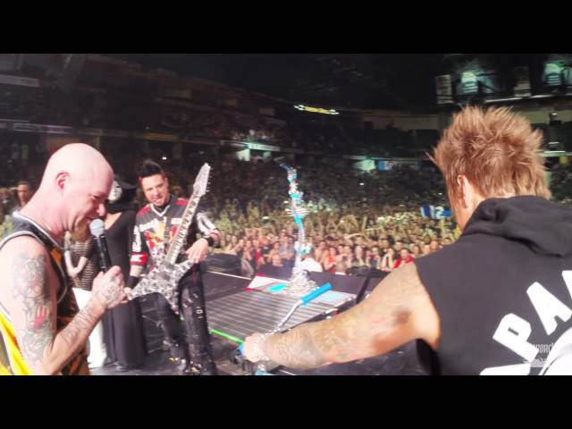 Papa Roach and In This Moment go on stage with Five Finger Death Punch for photo