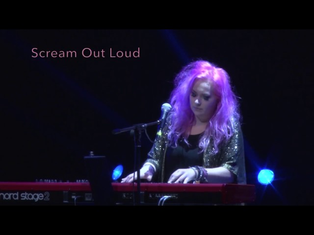 Jen Armstrong - Performing 'Scream Out Loud' live in China!
